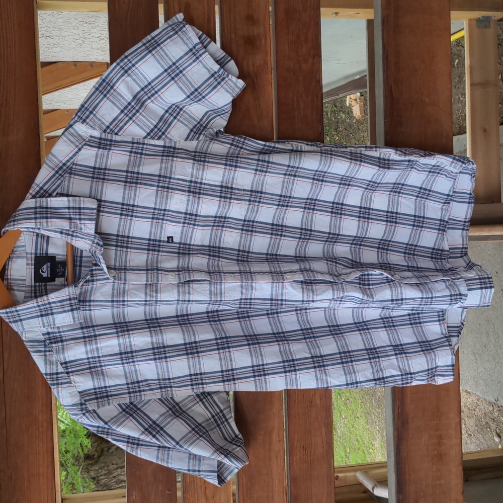 Quiksilver shirt red and navy plaid cotton short sleeve button up shirt XL